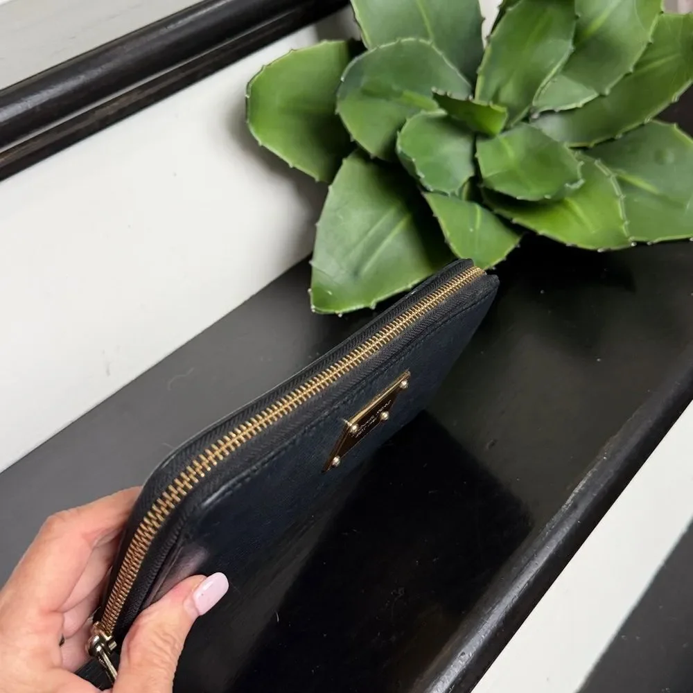 Michael Kors Genuine Leather Zip Wallet Clutch Clean Classic Versatile
